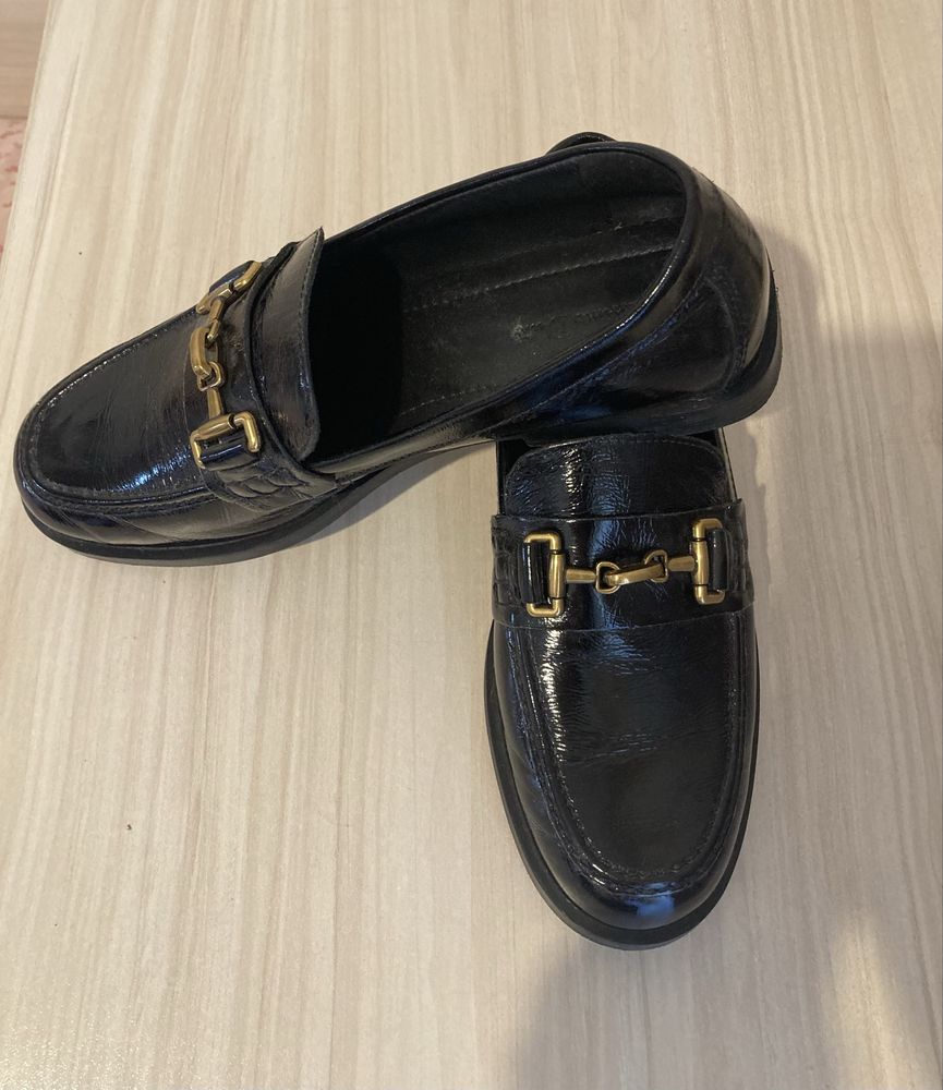 Massimo Dutti  обувки от естествен лак