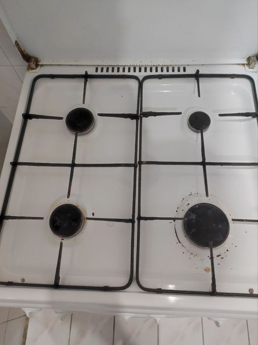 Продам рабочую газовую плиту фирмы гефест