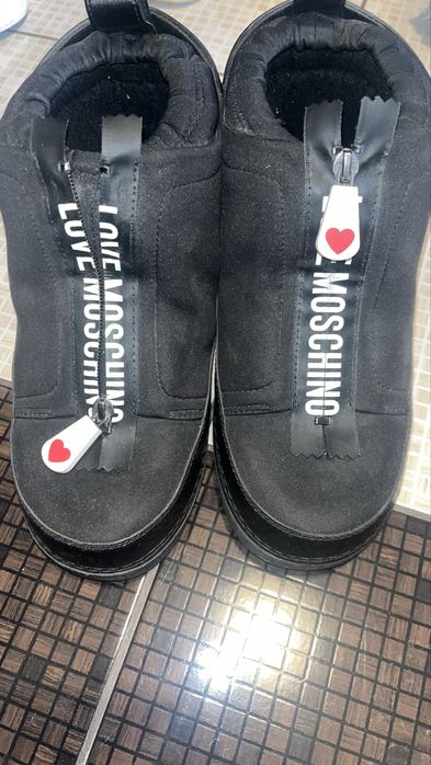 Love moschino ghete iarna