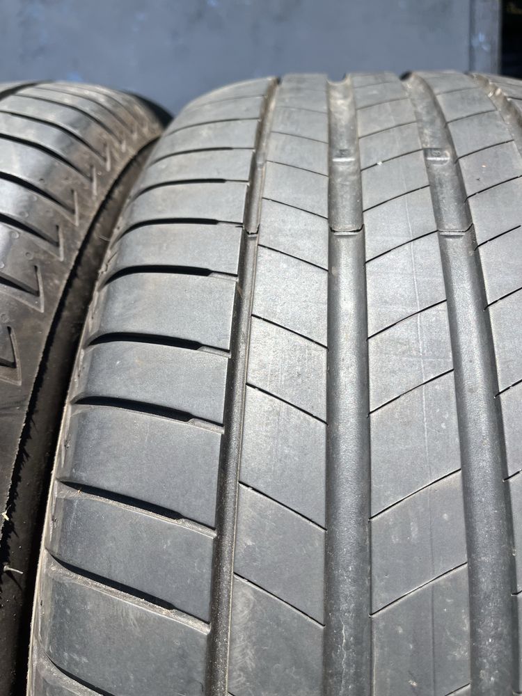 2 бр. летни гуми 225/55/18 Bridgestone AO DOT 0522 5 mm