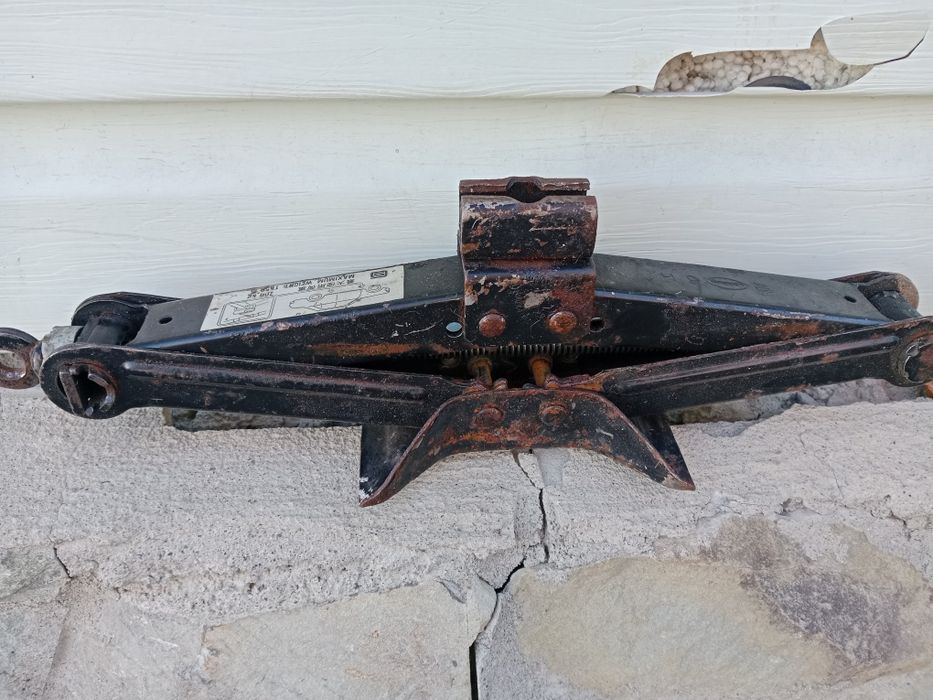 Продаётся домкрат