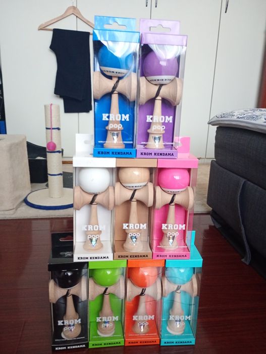 Kendama Krom Pop  Sticky