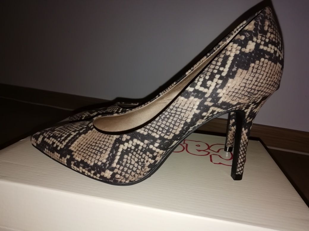 Vand pantofi noi animal print stiletto 36