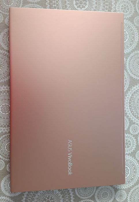 Vând Laptop ASUS VivoBook 15 - i7 Generația 11, Gold, Stare Excelentă