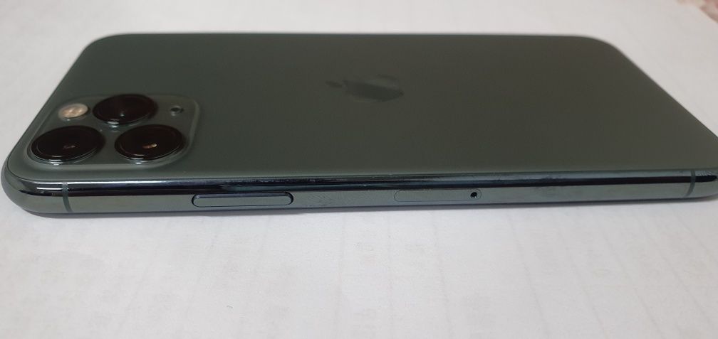 Iphone 11 pro green