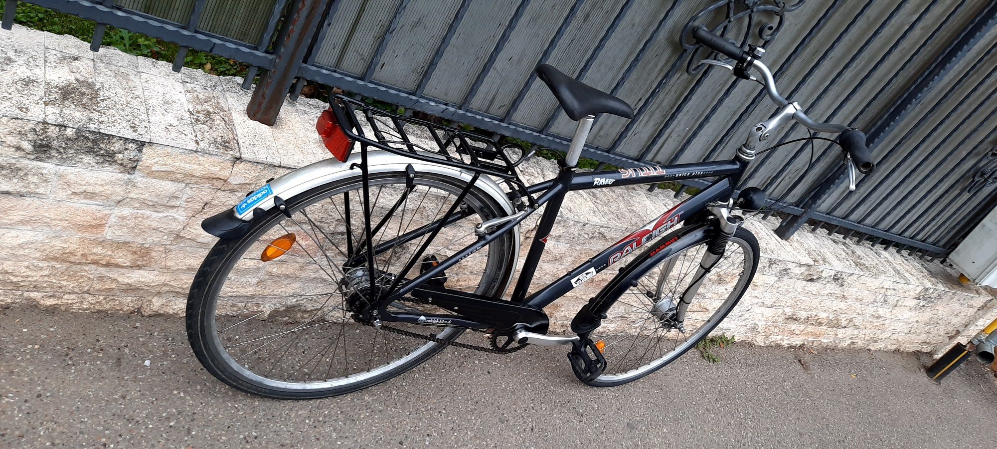 Vând bicicletă 28