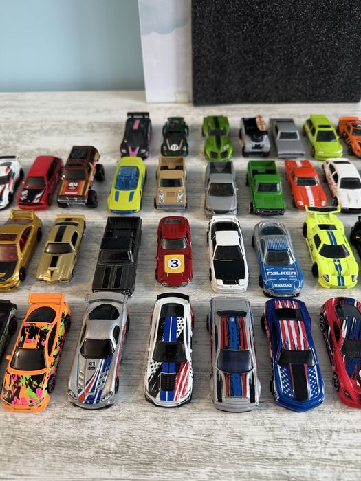 HOT WHEELS - колички