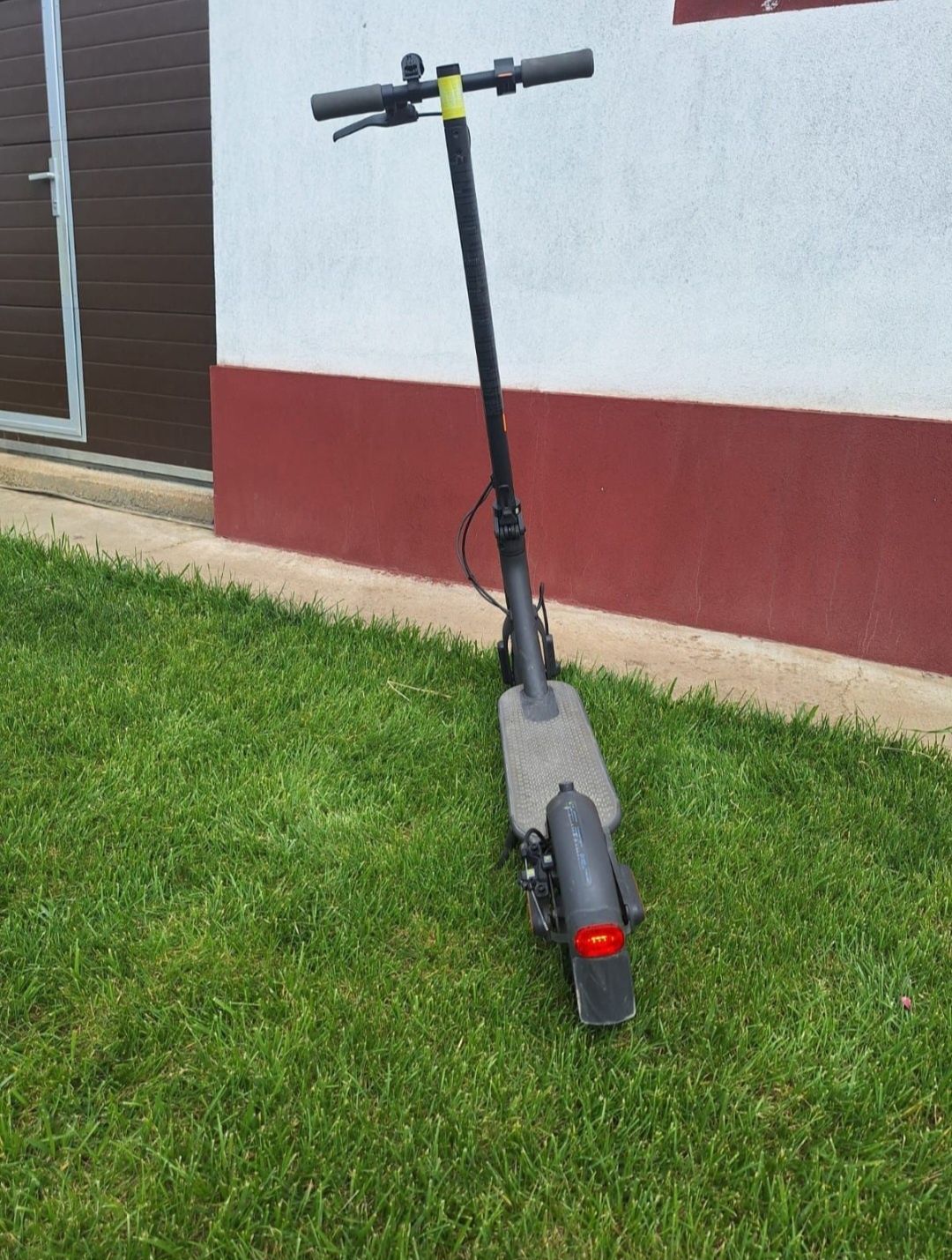 Vând trotineta electrica Xiaomi