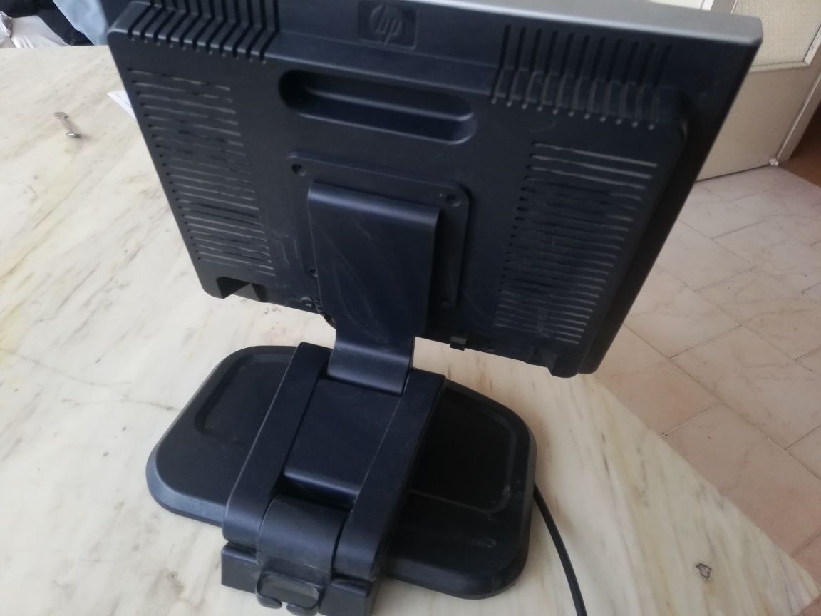 Продавам Монитор HP