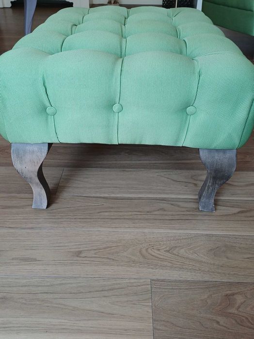 set canapea, fotoliu si 2 taburete