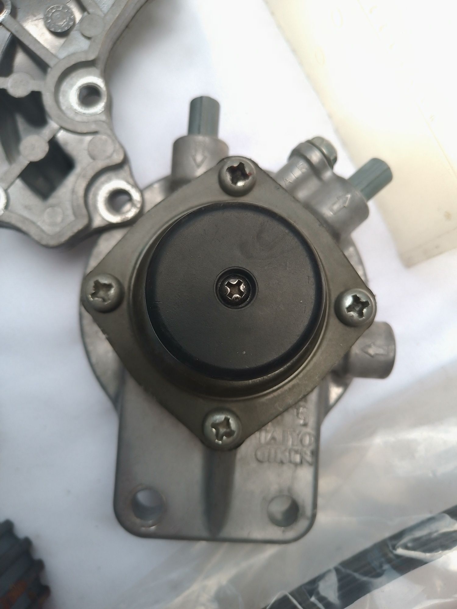 Lot de piese auto noi de calitate superioara, garnituri chiulasa etc
