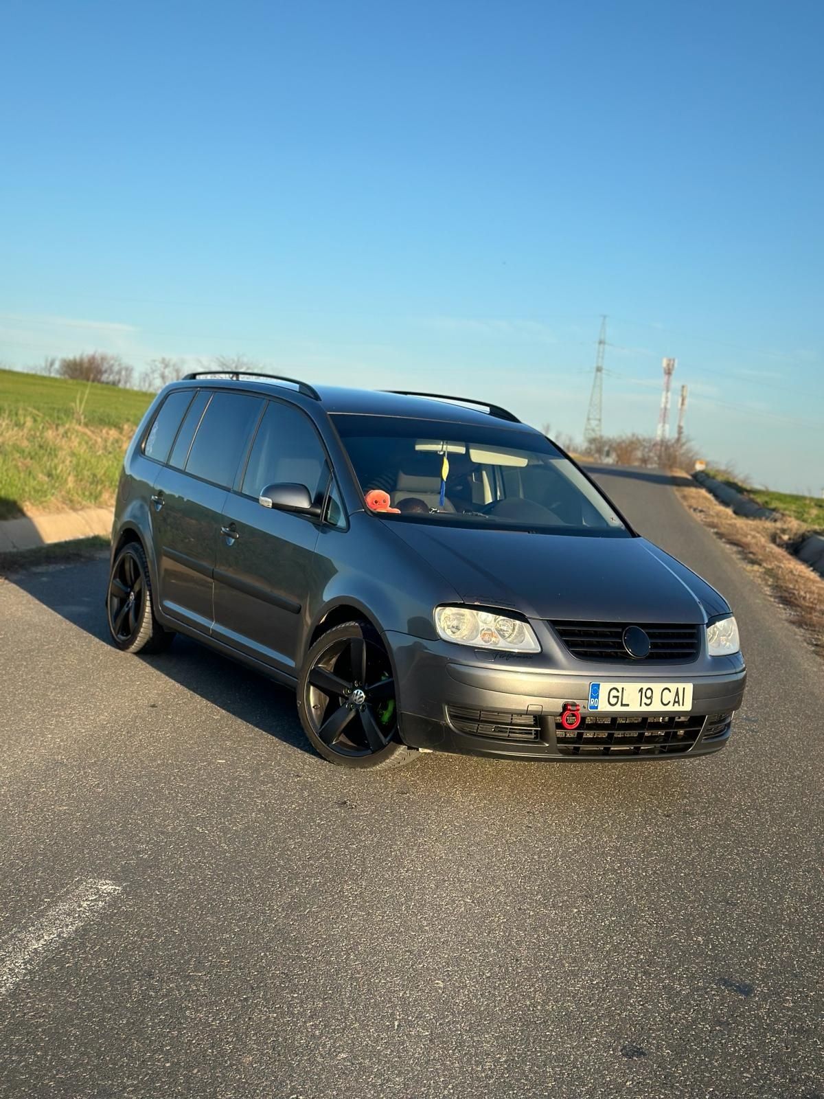 Vând vw touran 1.9