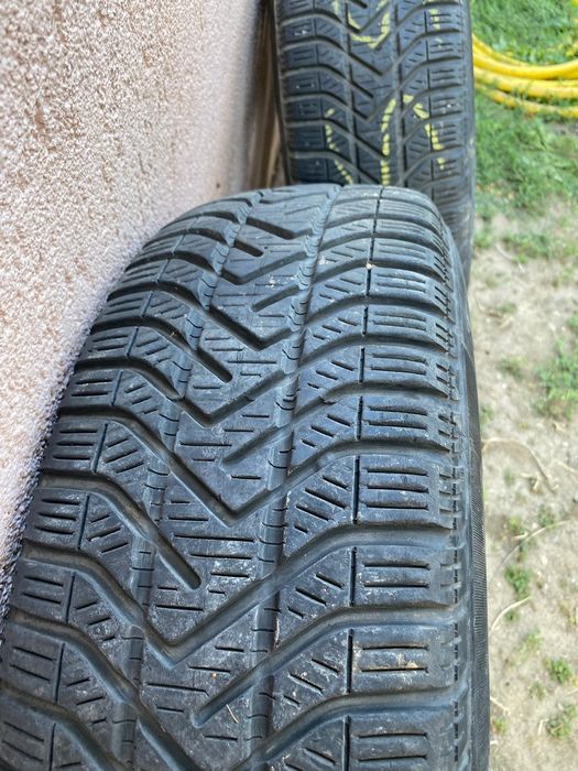 Anvelope iarna cu jante de otel R15 195/65