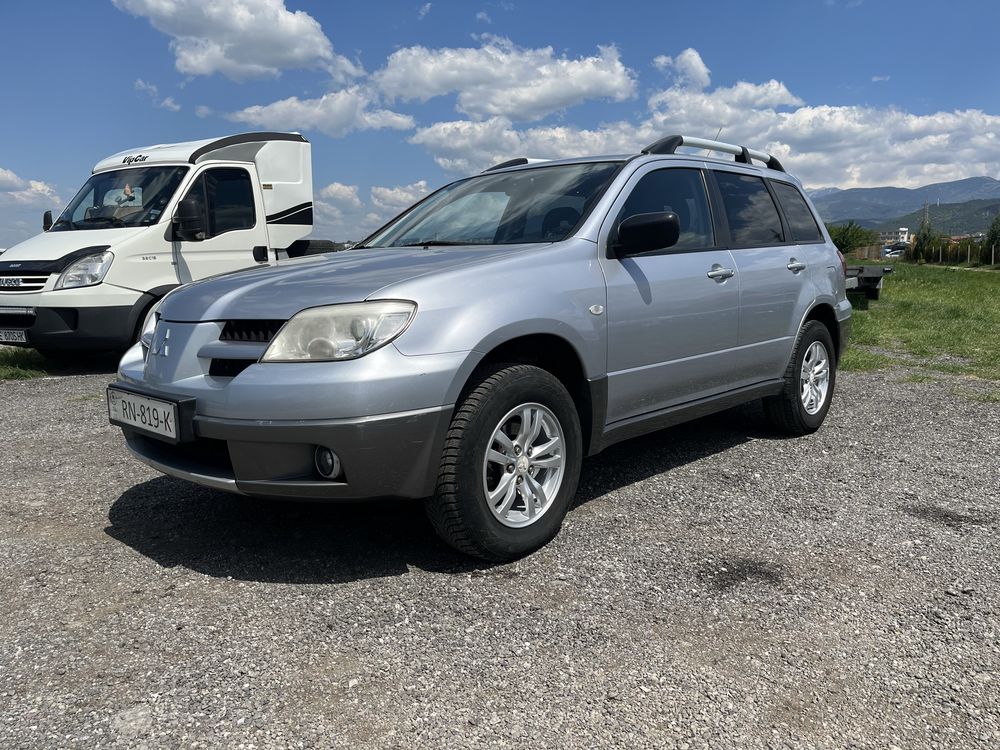 Mitsubishi Outlander 2000  136коня 4х2