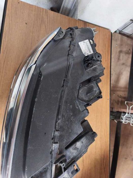 Far LED dreapta VW Tiguan cod: 5NB941082A