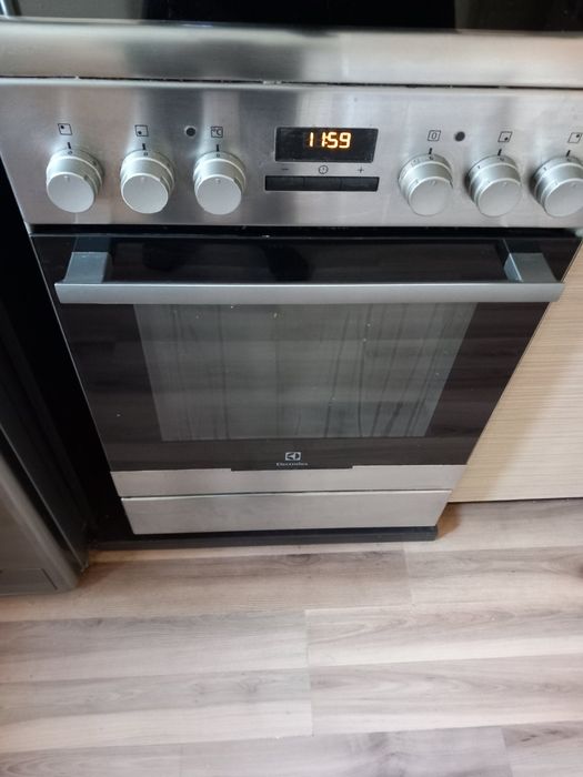 Хладилник,микровълнова, фурна