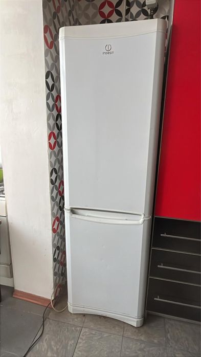 Срочно продам холодильник б/у