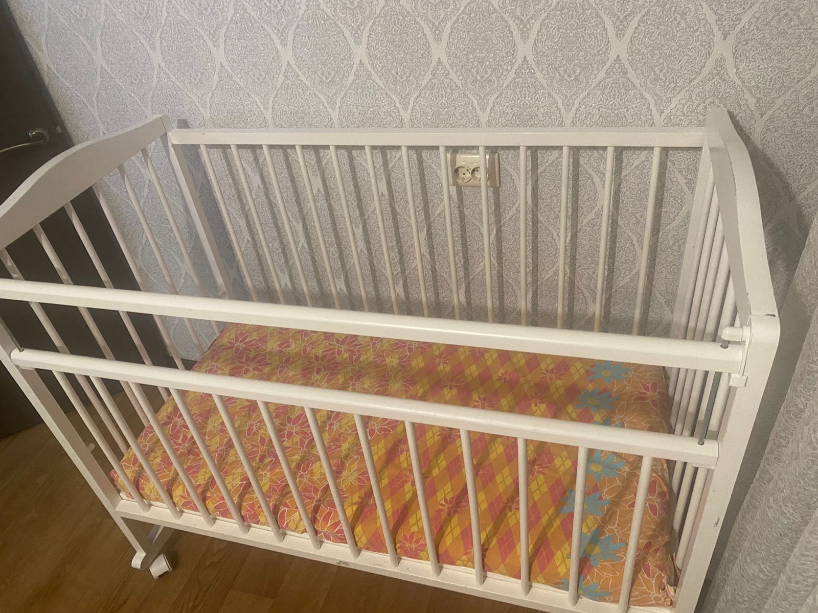 Продам детскую кроватку