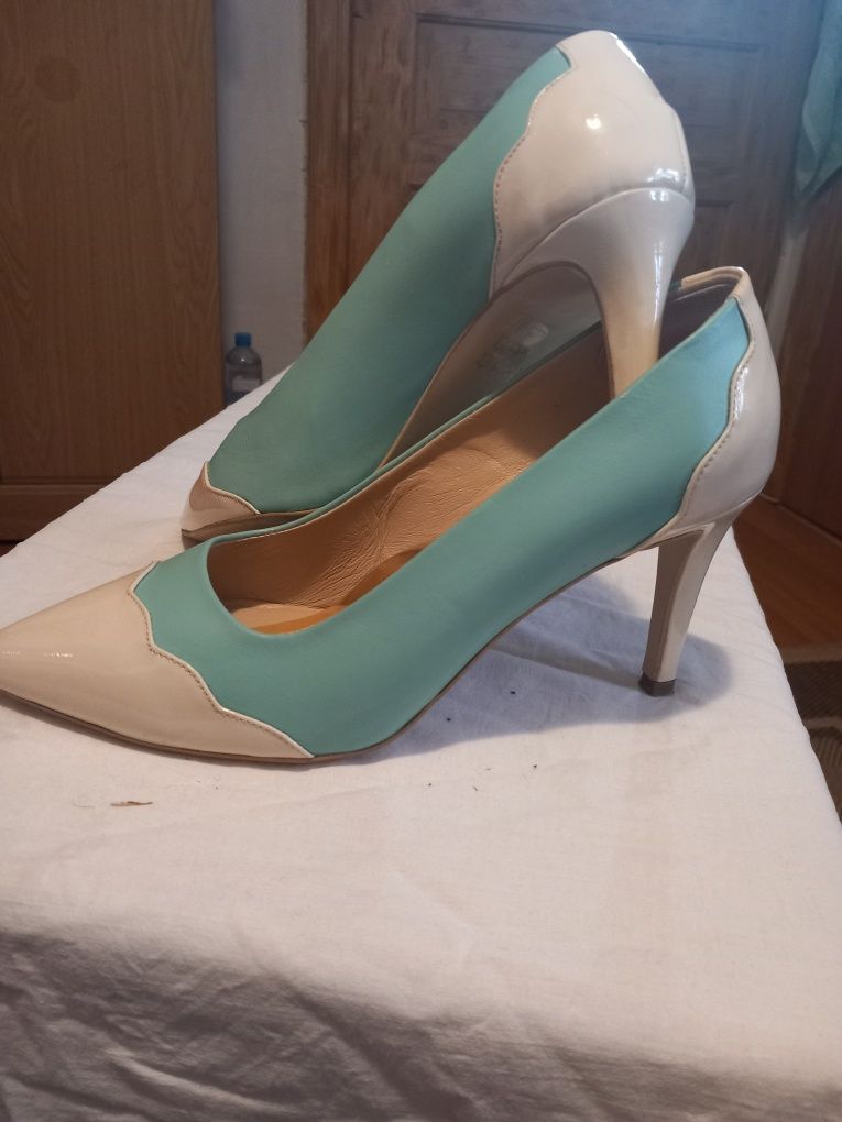 Pantofi de dama superbi