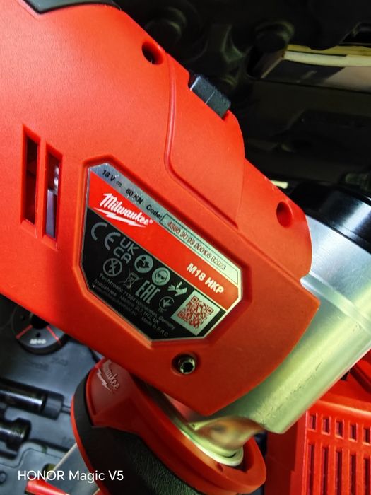 Mașină de ștanțat hidraulică M18™ FORCE LOGIC™ Milwaukee M18HKP