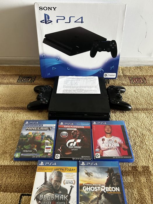 Продам пс4 слим в отличном состояний имеется гарантированый талон
