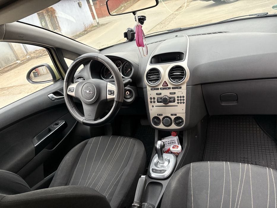 Opel Corsa 1.2 Automat, benzina – 2007, în stare bună