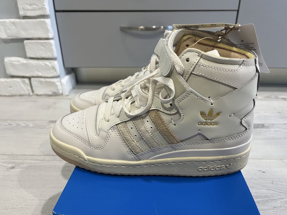 Нови оригинални унисекс маратонки/кецовес кутия Adidas Forum 84