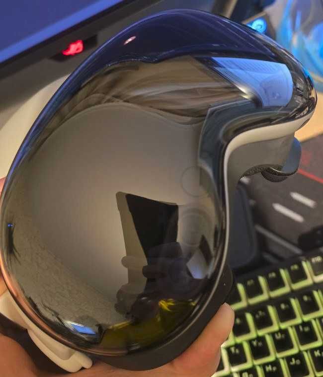 Apple Vision Pro VR очила, 256GB, сиви