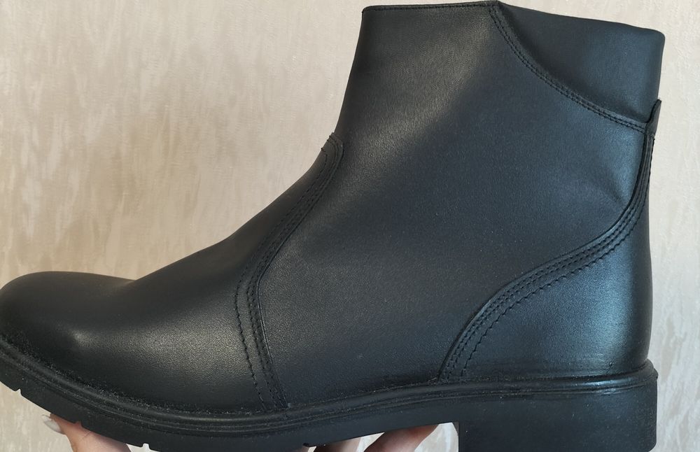 Продам ботинки зимние