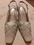 Pantofi sanda cu toc gros