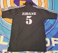 Тениска на Реал Мадрид на Зинедин Зидан