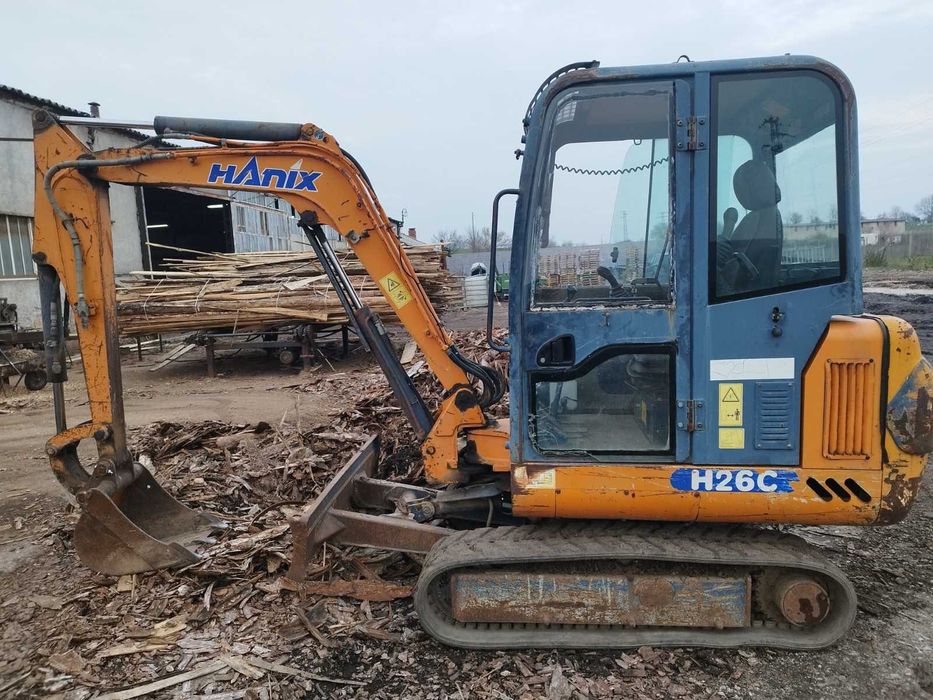 Багер Hanix H26C 3 тона