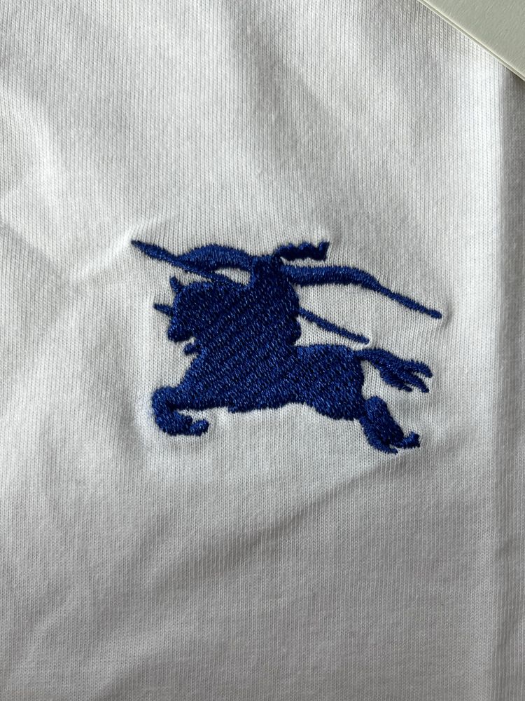 Burberry EKD-embroidered cotton T-shirt. ОРИГИНАЛНА