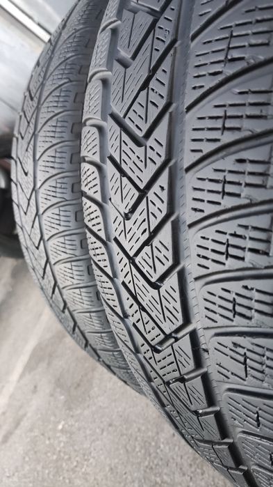 4бр. зимни гуми 235/55/20 Pirelli Scorpion Winter 
dot2321
6+mm
Добро