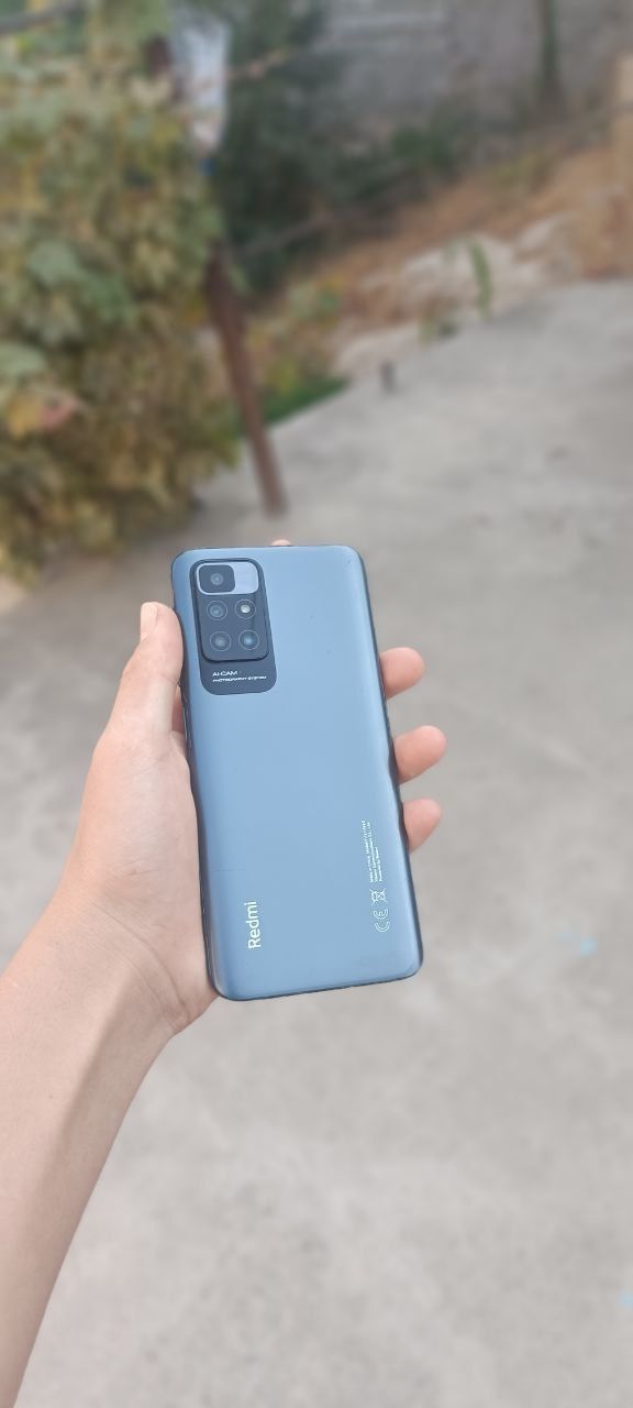 Redmi 10 holati yaxshi aybi yo sotiladi abmen  bor. Narhi 750000 obmen