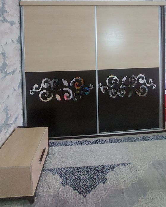 Шкаф-купе, трюмо, тумбы прикроватные