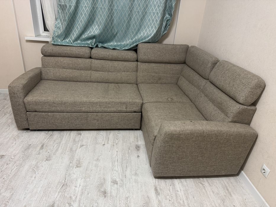 Продам диван угловой