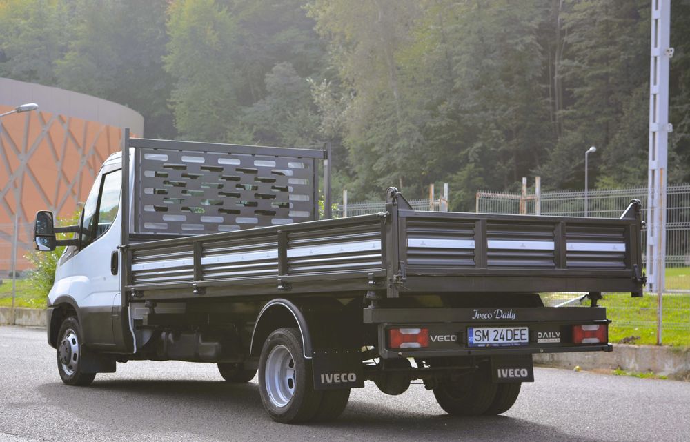 Iveco Daily 2016 basculabil pe 3 parti