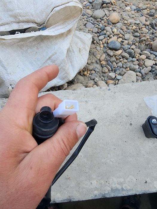 Моторедуктор правый блокировки замка двери