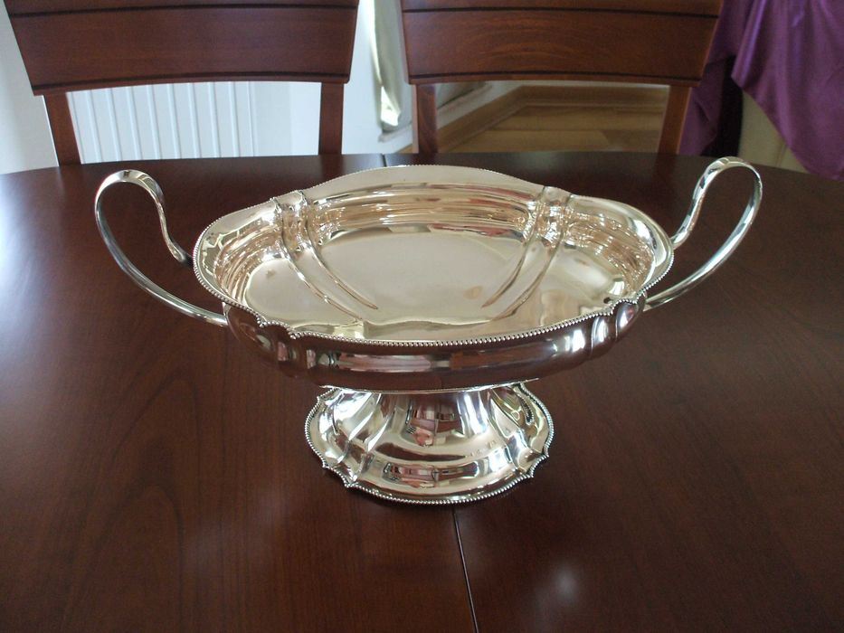 Jardiniera argint masiv.800, 1631 g, manual, Herman Südfeld,Viena,1921