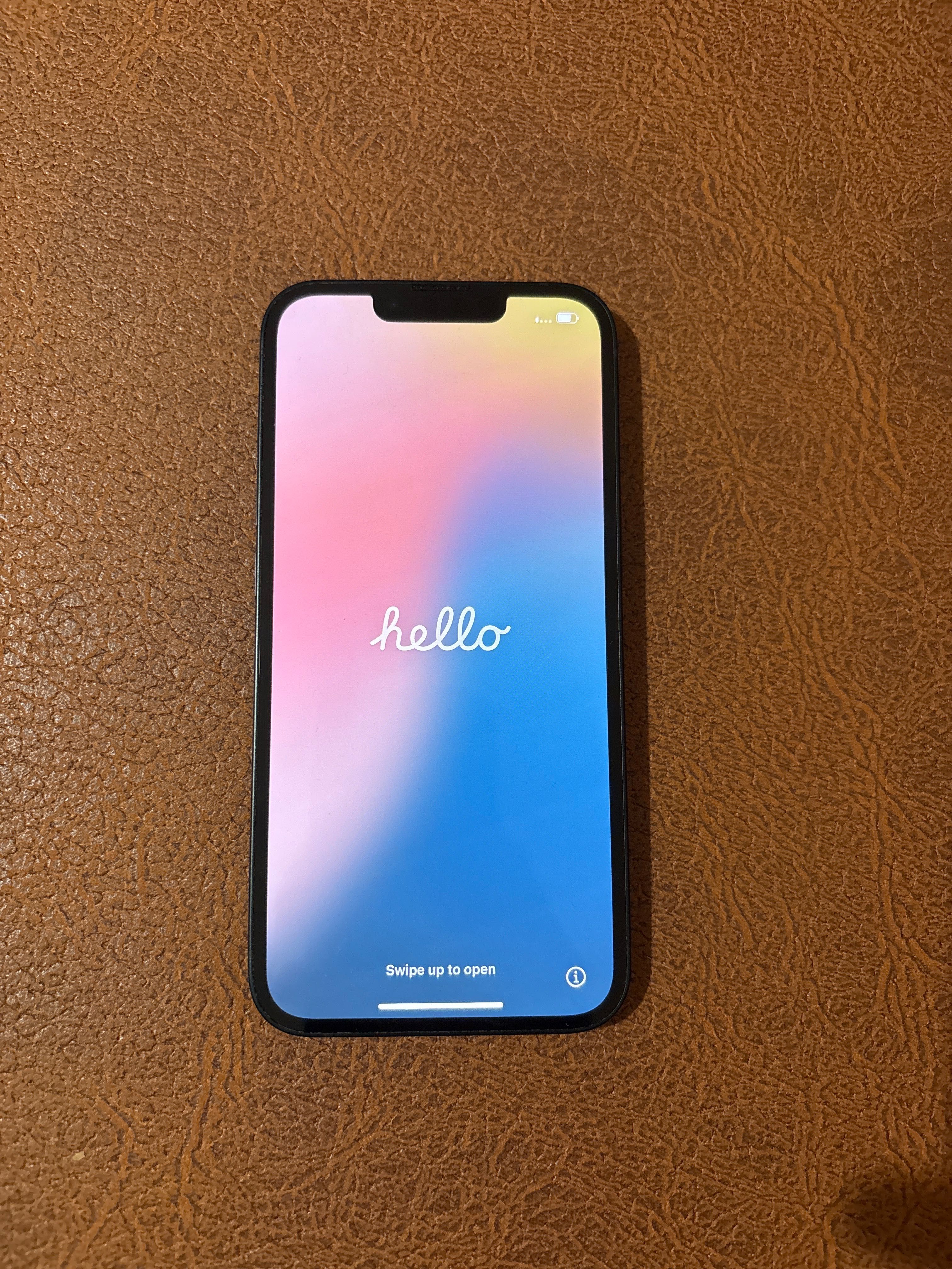 iPhone 13; в отлично състояние