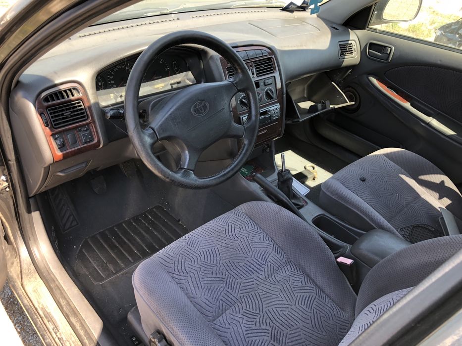 2000g. Toyota Avensis T22, 2.0 Diesel 90cc.