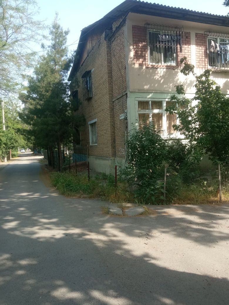Срочно Продам 1 комнатную квартиру в спутник 4