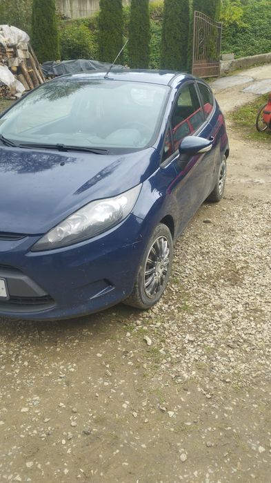 Vând Ford Fiesta
