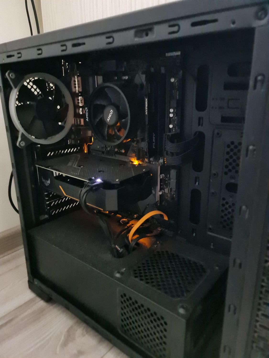 Calculator Gaming - GTX 1660 + tastatura razer+ monitor Asus 75hz