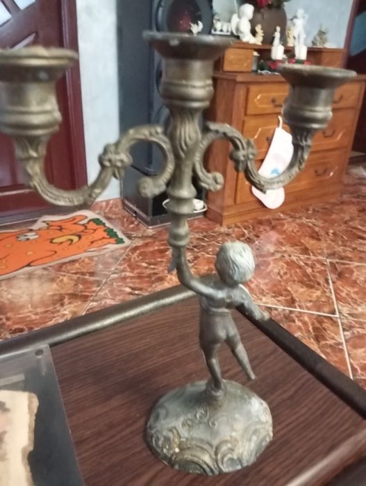 Candelabru vechi din bronz cu 3 brațe