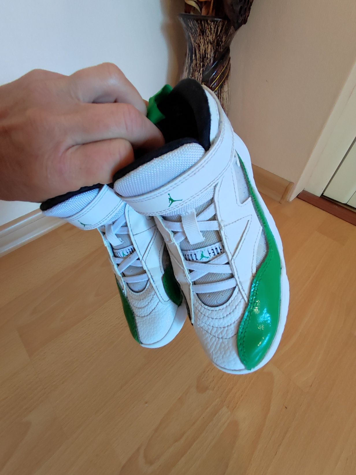 Маратонки Jordan uk 12.5 eur 31