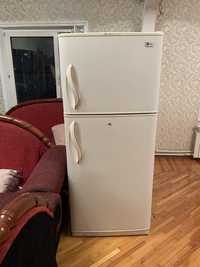 Холодильник LG GR-S552QVC (550 литр). Состояние отличное.