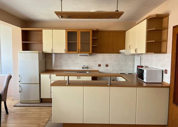 Дава се под наем Тристаен апартамент в София, Център - 89 кв.м за 1200 € - Снимка #2