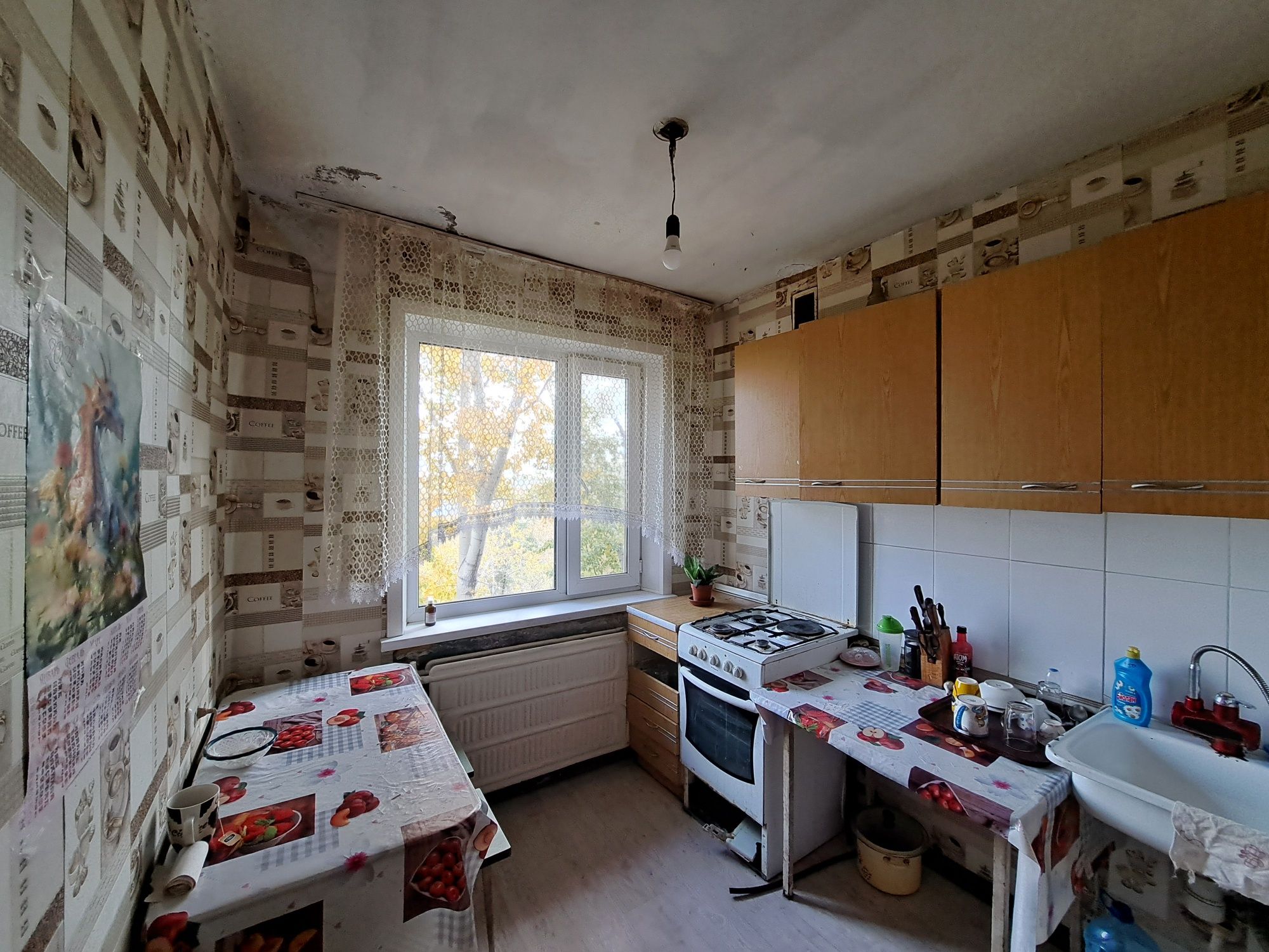 Продаю 4 комн. квартиру в 23 микрорайоне, дом 25.